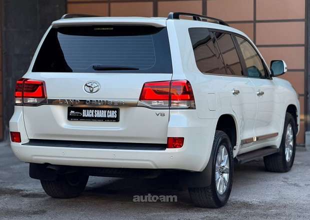 Toyota Land Cruiser 200