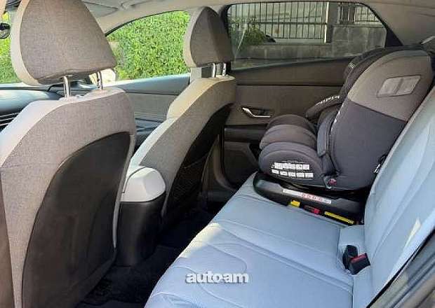 Hyundai Elantra 2022 — լուսանկար 9