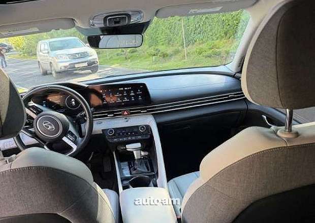 Hyundai Elantra 2022 — լուսանկար 8
