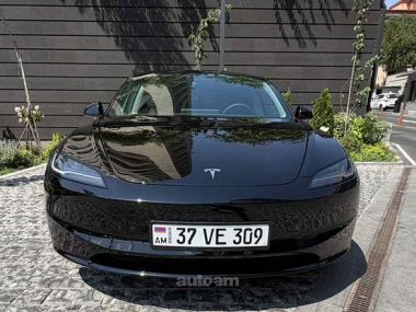 Tesla Model 3  2025 
