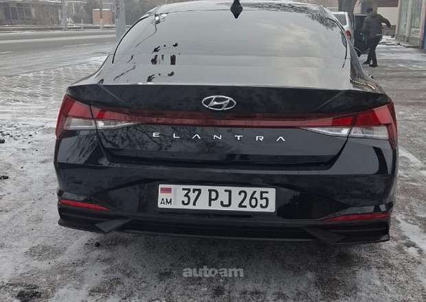 Hyundai Elantra 2023 — լուսանկար 3