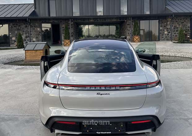 Porsche Taycan