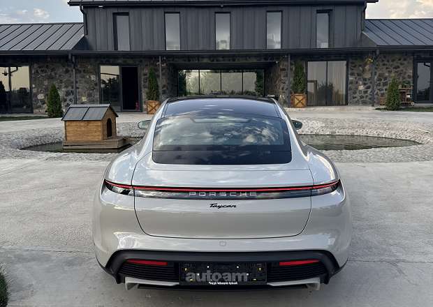 Porsche Taycan
