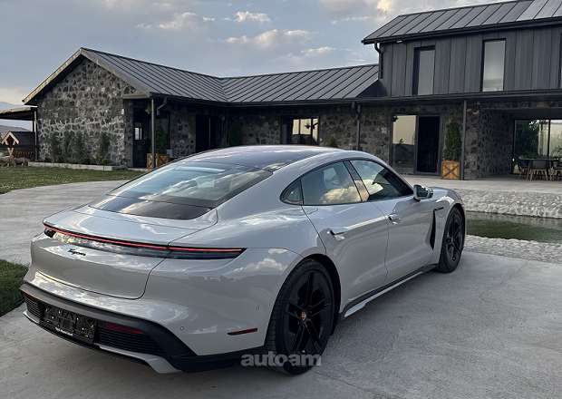 Porsche Taycan