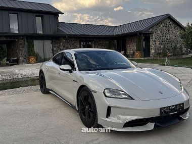 Porsche Taycan  2025 