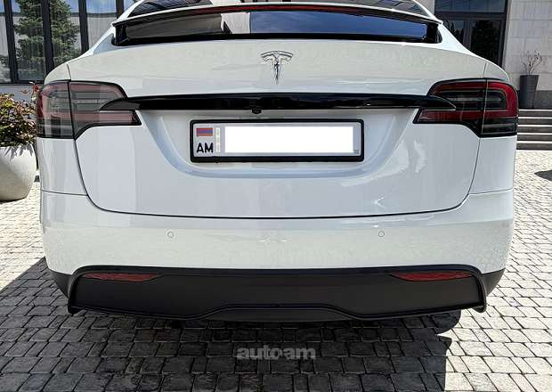 Tesla Model X 2022 — լուսանկար 2