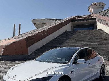 Tesla Model 3  2025 
