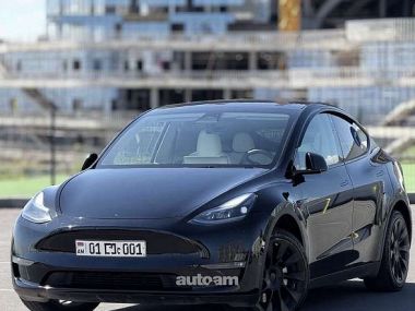 Tesla Model Y  2023 