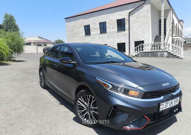 Kia Forte 2023 — фото 1