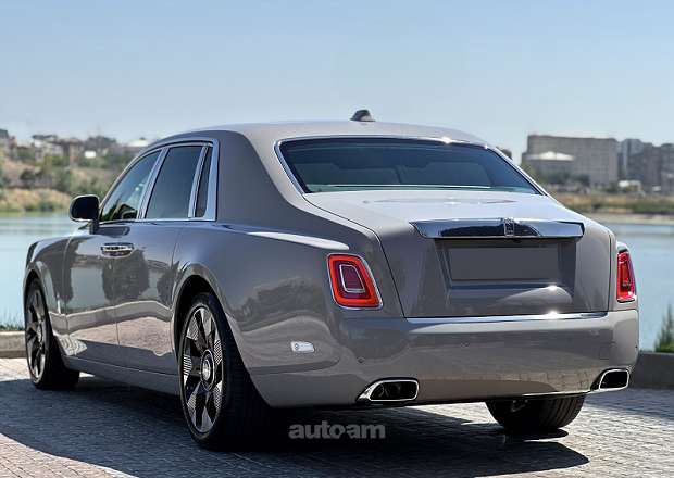 Rolls Royce Phantom 2022 — լուսանկար 6