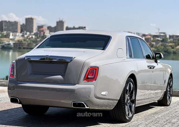 Rolls Royce Phantom 2022 — լուսանկար 4