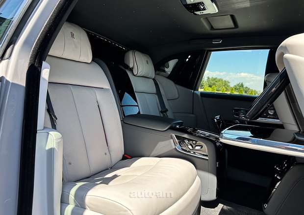 Rolls Royce Phantom 2022 — լուսանկար 10
