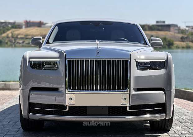 Rolls Royce Phantom 2022 — լուսանկար 2