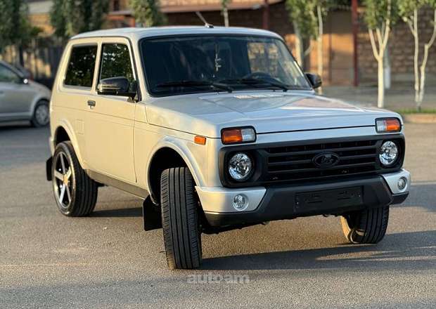 VAZ (Lada) 2121 NIVA (4x4)