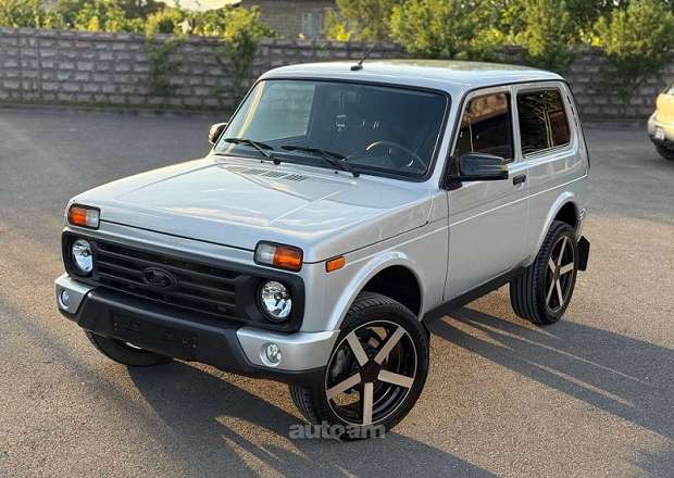 VAZ (Lada) 2121 NIVA (4x4)