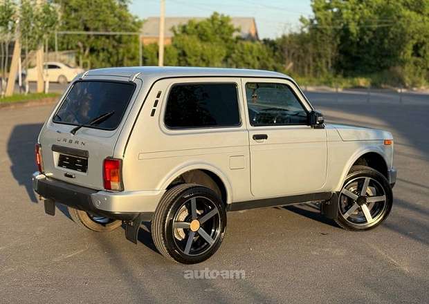 VAZ (Lada) 2121 NIVA (4x4)