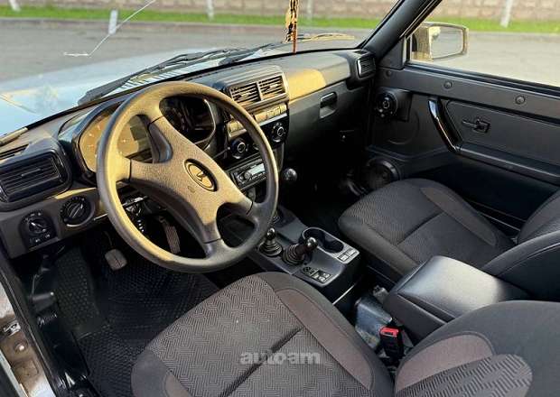 VAZ (Lada) 2121 NIVA (4x4)