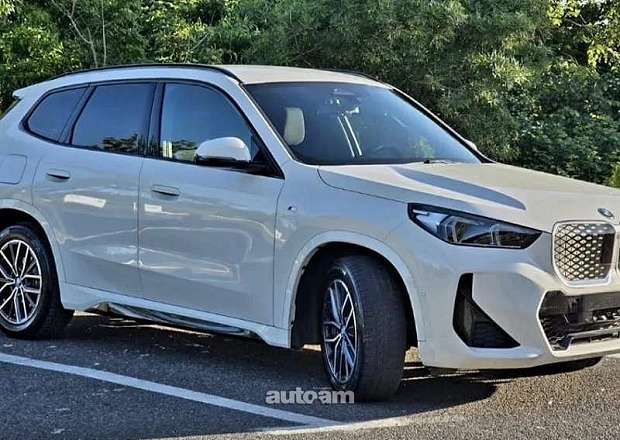 BMW iX1