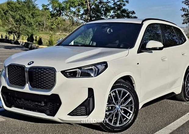 BMW iX1