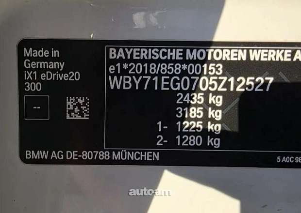 BMW iX1