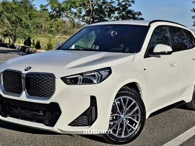 BMW iX1  2024 