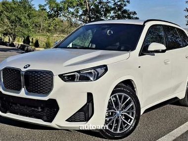 BMW iX1  2024 