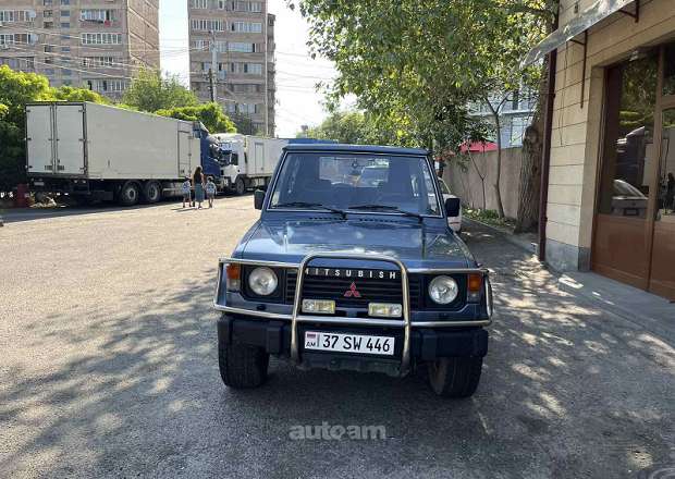 Mitsubishi Pajero 1987 — լուսանկար 1