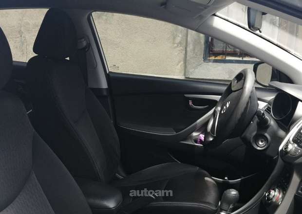 Hyundai Elantra 2013 — լուսանկար 3