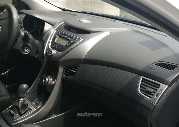 Hyundai Elantra 2013 — լուսանկար 1