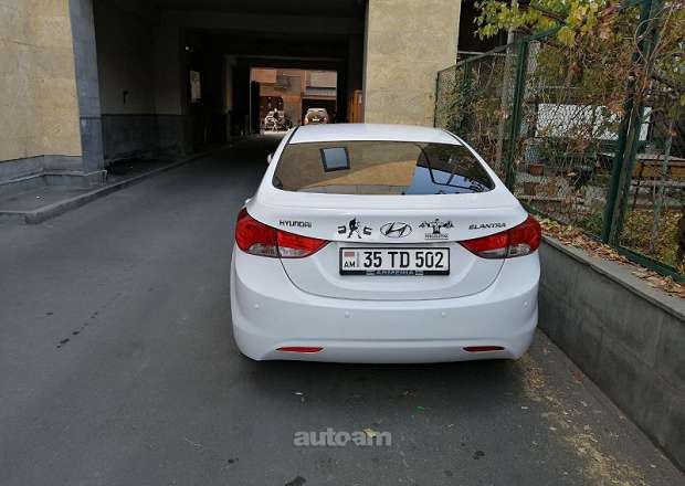 Hyundai Elantra 2013 — լուսանկար 4