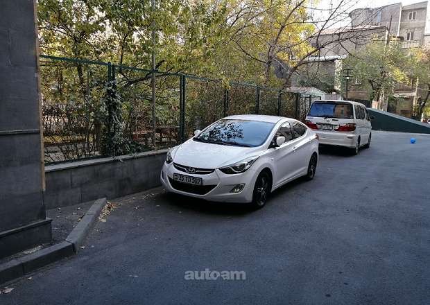 Hyundai Elantra 2013 — լուսանկար 5