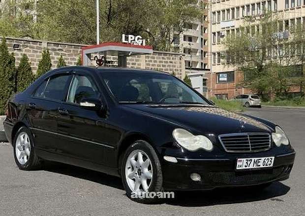Mercedes-Benz C 240