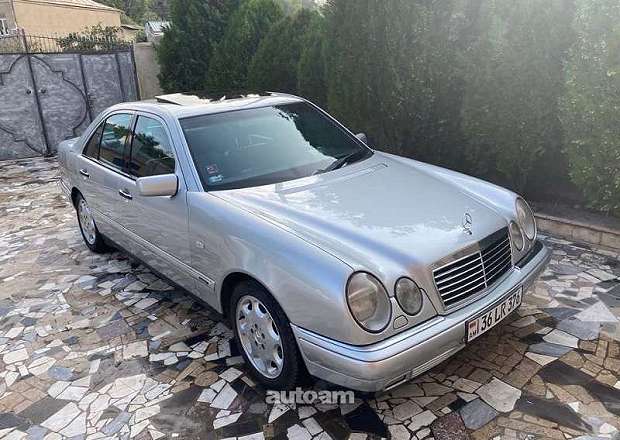 Mercedes-Benz E 280