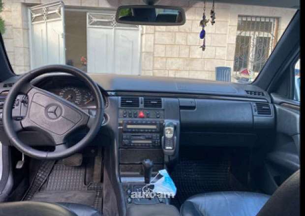 Mercedes-Benz E 280