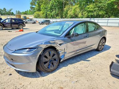 Tesla Model 3  2026 