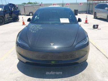 Tesla Model 3  2026 