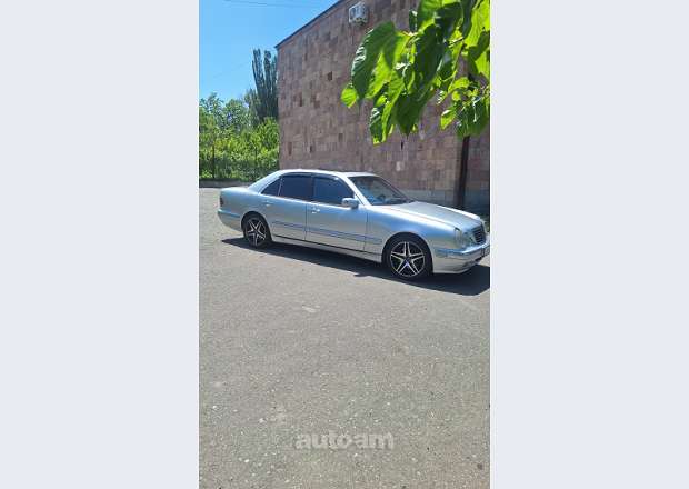 Mercedes-Benz E 320 2000 — լուսանկար 9