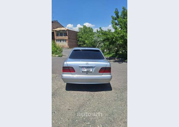 Mercedes-Benz E 320 2000 — լուսանկար 5
