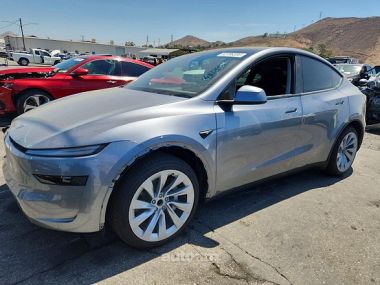 Tesla Model Y  2026 