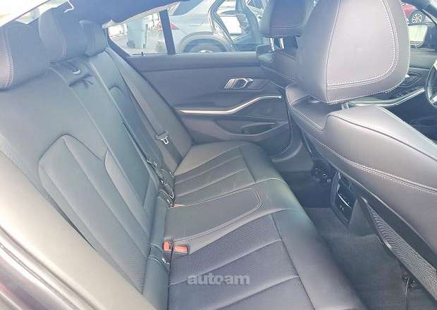 BMW 330