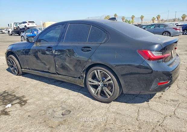 BMW 330