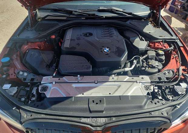 BMW 330