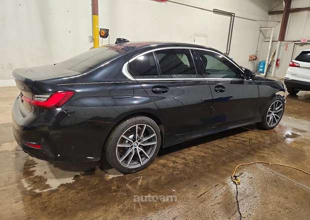 BMW 330