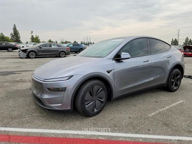 Tesla Model Y  2026 