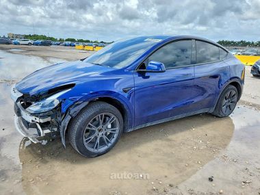 Tesla Model Y  2024 