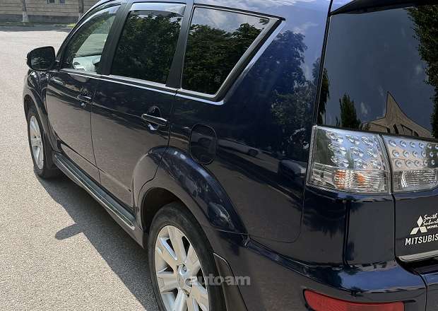 Mitsubishi Outlander 2011 — լուսանկար 7