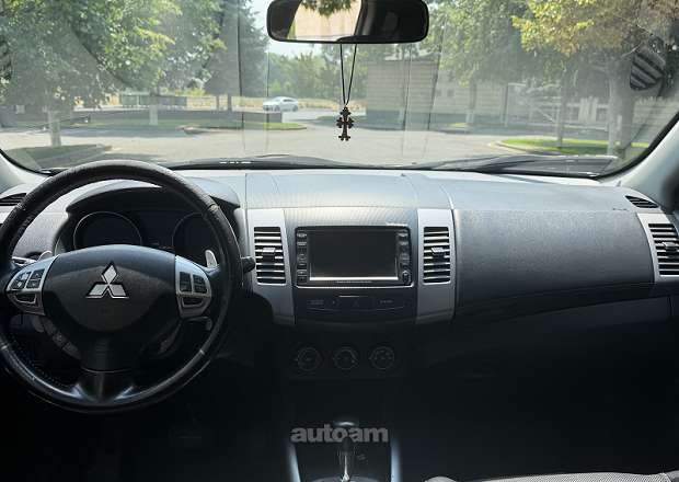 Mitsubishi Outlander 2011 — լուսանկար 4