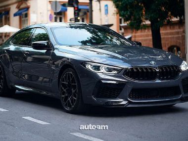 BMW M8  2021 
