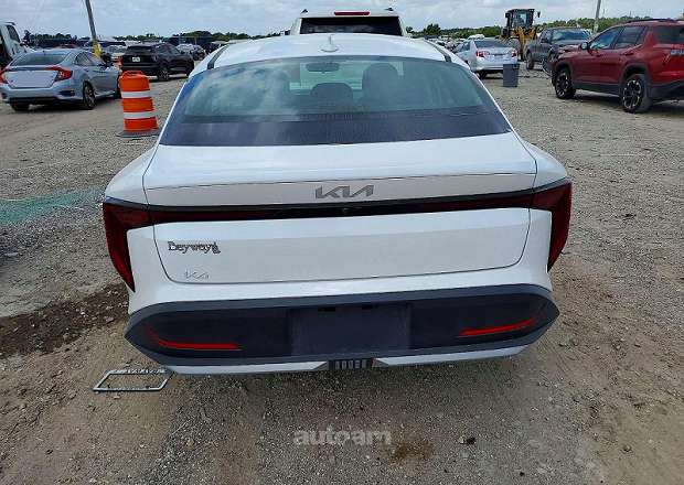 Kia K4