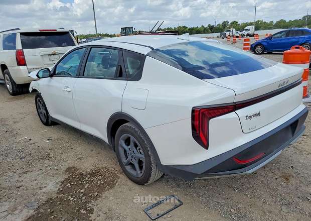 Kia K4